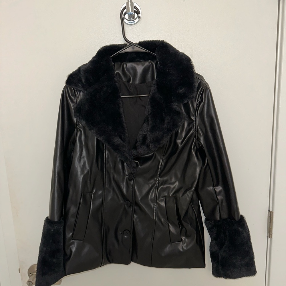 Leather jacket with fur